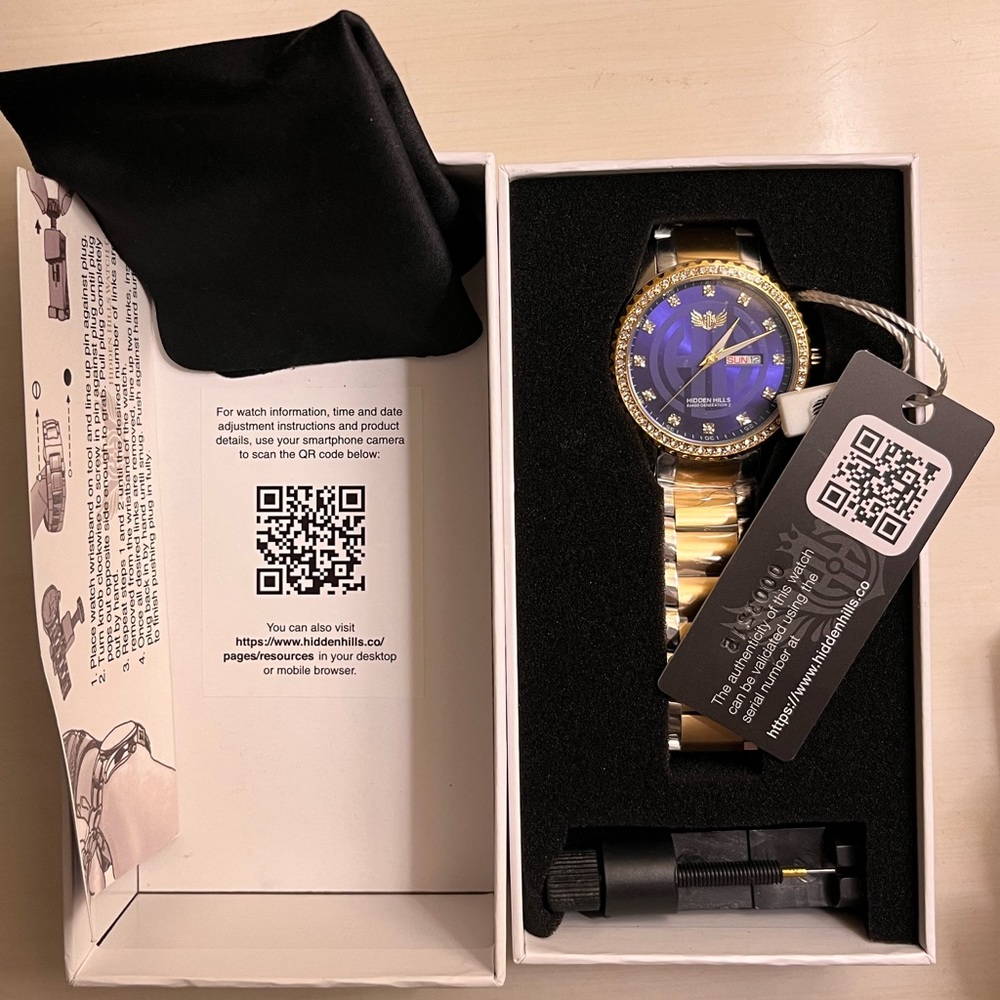 NWT Hidden Hills Watch